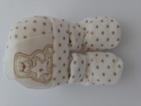 Immagine cappello e scarpine ciniglia orso e stelle