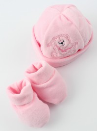Immagine cappello e scarpine orso cuore e fiocco