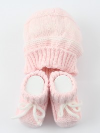 Immagine cappello e scarpine lana