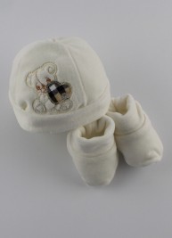 Immagine cappello e scarpine ciniglia orsetto e cuore