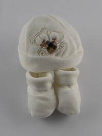 Immagine cappello e scarpine ciniglia abbraccio