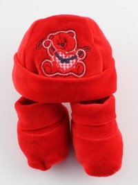Immagine cappello e scarpine ciniglia orsetto rosso