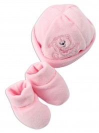 Immagine cappello e scarpine orso cuore e fiocco