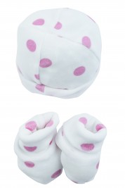 cappellino e scarpine neonato femminuccia pois su fondo bianco