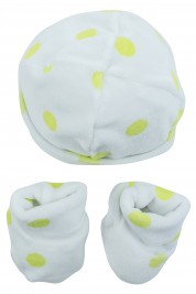 cappellino e scarpine neonato femminuccia pois su fondo bianco