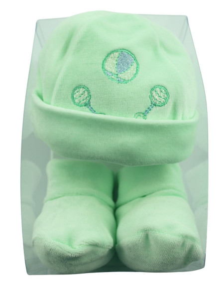 Cappellino e scarpine neonato, in ciniglia. Palla e sonagli 2