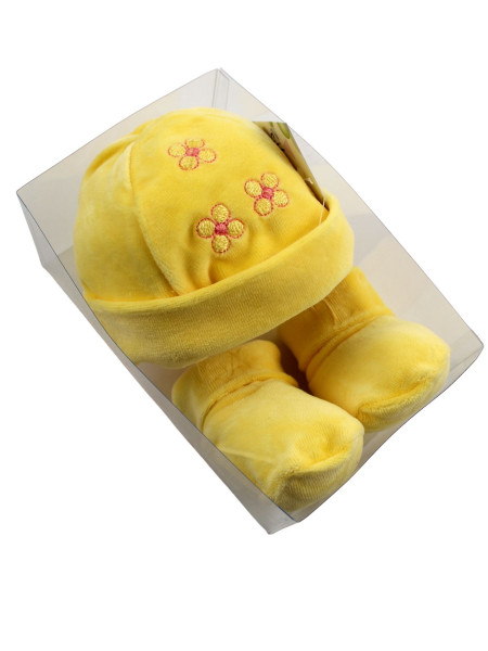 cappellino e scarpine neonata, in ciniglia. tre fiorellini 3