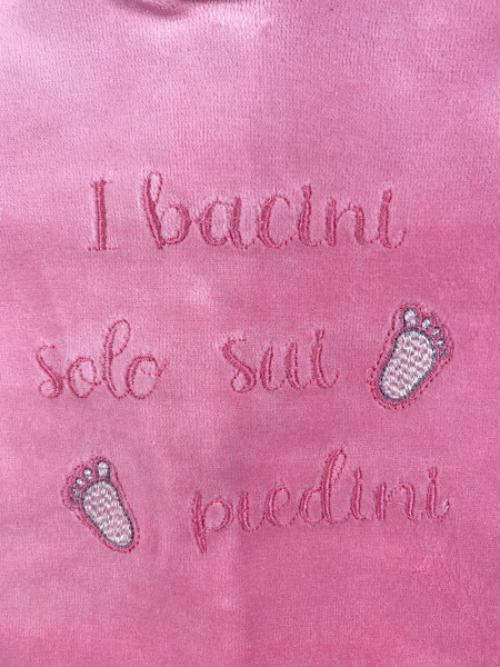 tutina in ciniglia bacini solo sui piedini 3