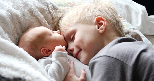 Fratellino in arrivo? Ecco come dirlo al primogenito 