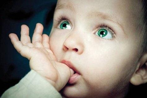 Succhiare il pollice, perché e  fino a quando?