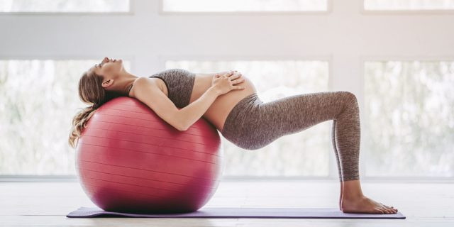 La ginnastica in gravidanza attraverso la fitball