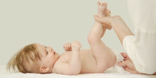 feci neonato: quando preoccuparsi