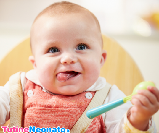 Svezzamento 8-12 mesi: tanti nuovi alimenti.